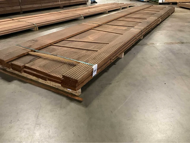 Bangkirai vlonderdelen 28x145 mm (17x) - afbeelding 1 van  5