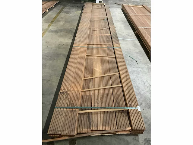 Bangkirai vlonderdelen 28x145 mm (17x) - afbeelding 4 van  5