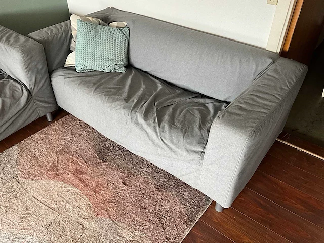 Bank (2x) met vloerkleed - afbeelding 3 van  4