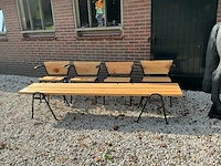 Bank met 4 stoelen