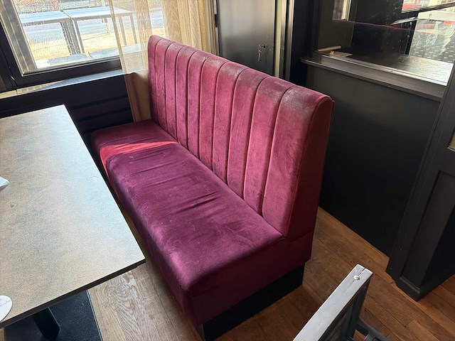 Bank (restaurantinrichting) - afbeelding 1 van  4