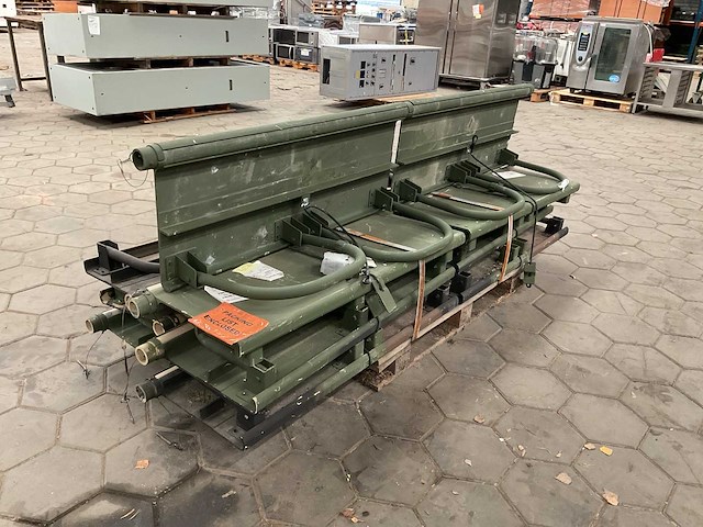 Bank voor legervoertuig (7x) - afbeelding 2 van  4