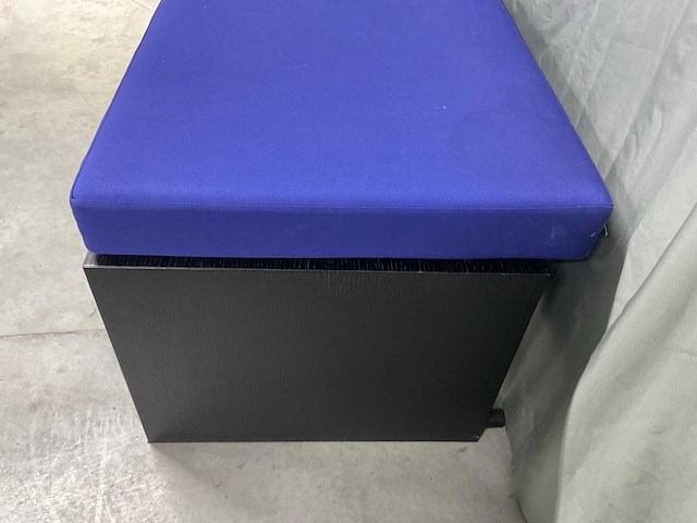 Bank - afbeelding 8 van  8