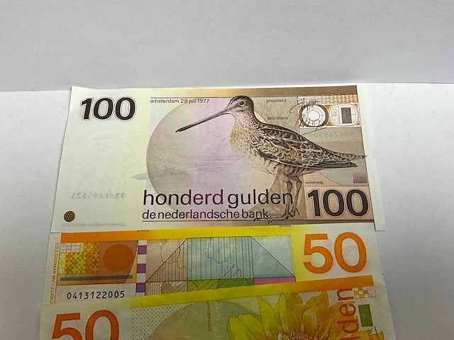 Bankbiljetten, nederland; 5 x 10 gulden, 2 x 50 gulden, 1 x 100 gulden - afbeelding 2 van  6