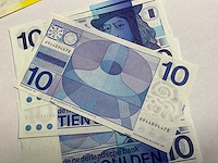 Bankbiljetten, nederland; 5 x 10 gulden, 2 x 50 gulden, 1 x 100 gulden - afbeelding 6 van  6