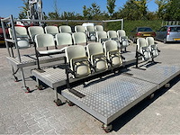 Bankentribune - afbeelding 1 van  12