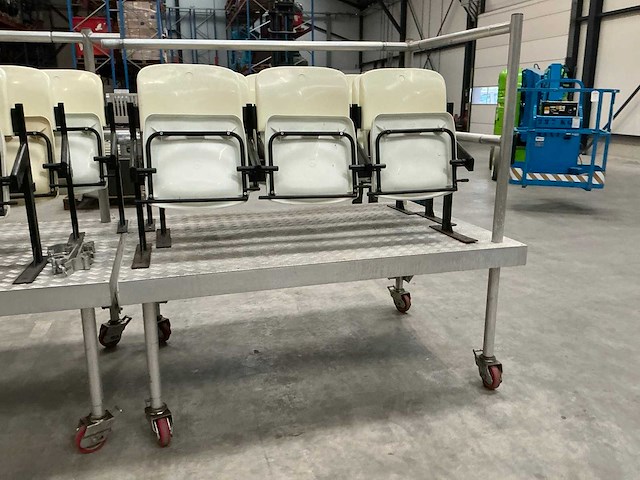 Bankentribune - afbeelding 12 van  12