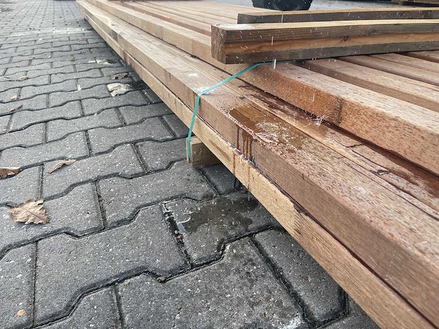 Bankirai regels geschaafd 4000x68x44mm (38x) - afbeelding 2 van  3