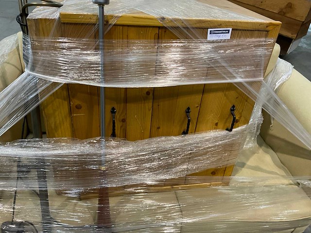 Bankje met lampen en kast - afbeelding 5 van  6