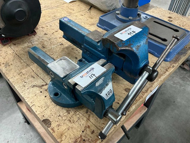 Bankschroef (2x) - afbeelding 1 van  3