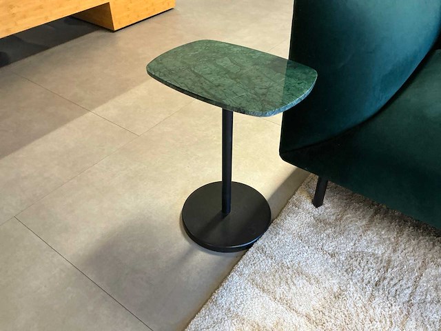 Bankstel met bijzettafels en vloerkleed - afbeelding 2 van  4