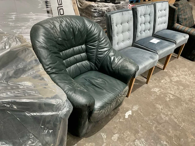Bankstellen en stoelen - afbeelding 9 van  10