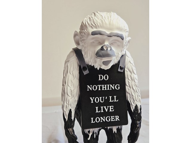 Banksy fanart sculptuur - banksy ape - afbeelding 2 van  6