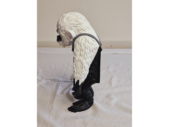 Banksy fanart sculptuur - banksy ape - afbeelding 3 van  6