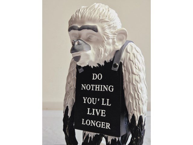 Banksy fanart sculptuur - banksy ape - afbeelding 4 van  6