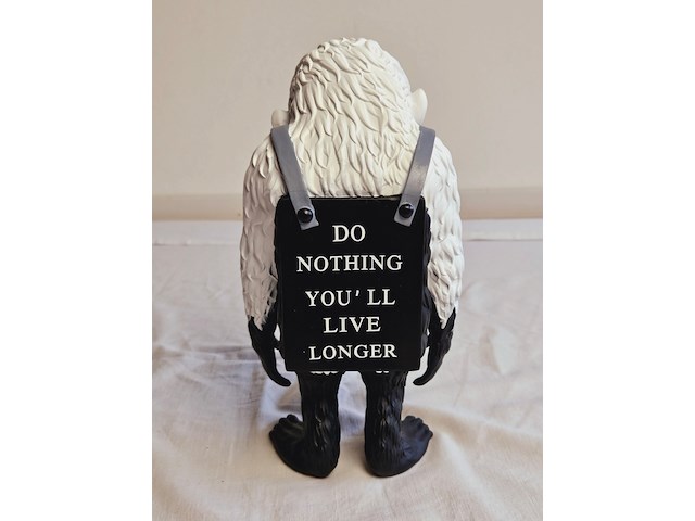 Banksy fanart sculptuur - banksy ape - afbeelding 6 van  6
