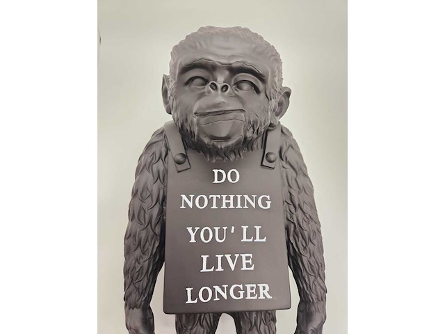 Banksy fanart sculptuur - banksy ape - afbeelding 1 van  6
