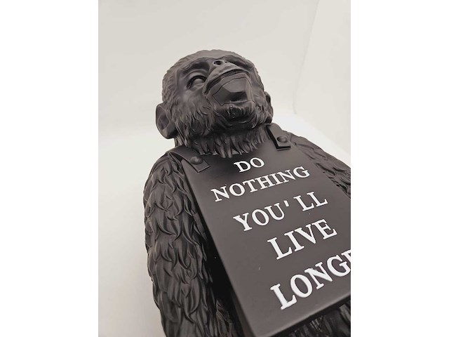Banksy fanart sculptuur - banksy ape - afbeelding 4 van  6