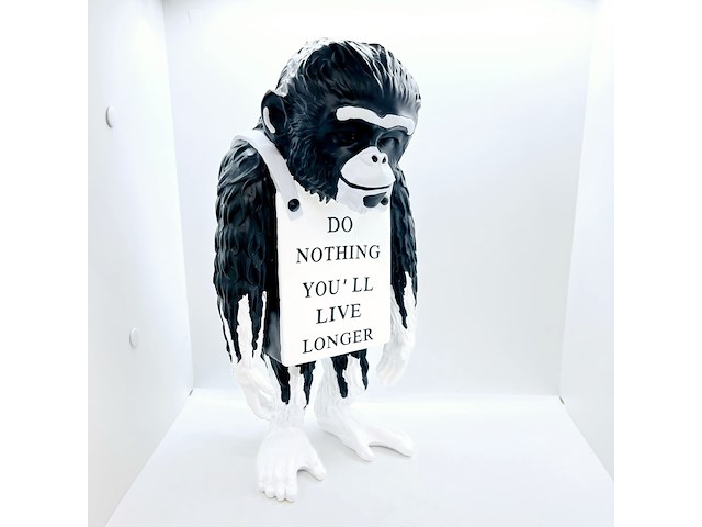 Banksy fanart sculptuur - banksy ape - afbeelding 1 van  4