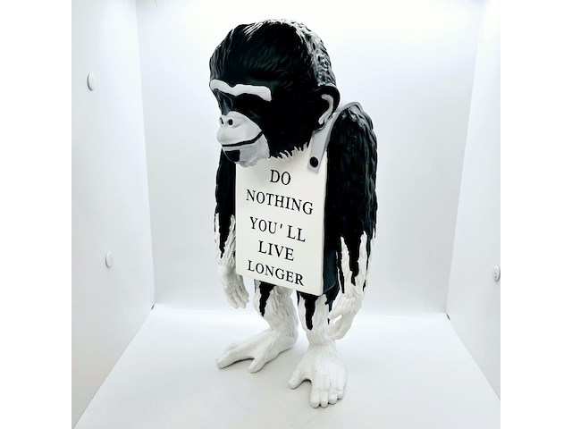 Banksy fanart sculptuur - banksy ape - afbeelding 2 van  4