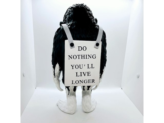 Banksy fanart sculptuur - banksy ape - afbeelding 3 van  4