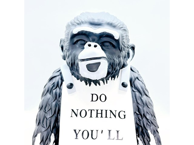 Banksy fanart sculptuur - banksy ape - afbeelding 4 van  4