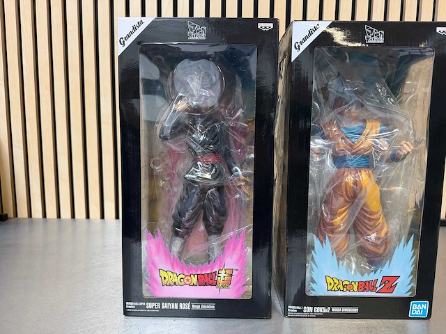 Banpresto grandista - super saiyan rosé manga dimensions / son goku #2 manga dimensions - dragon ball manga dimensions collectiefiguur (2x) - afbeelding 3 van  9