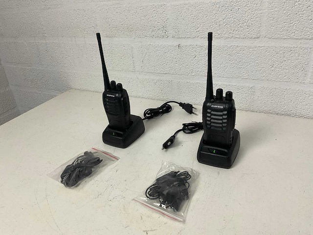 Baofeng portophone (2x) - afbeelding 1 van  7