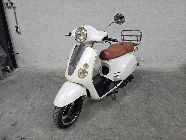 Baotian - snorscooter - classico - 4t 25km uitvoering d859rj - afbeelding 4 van  7