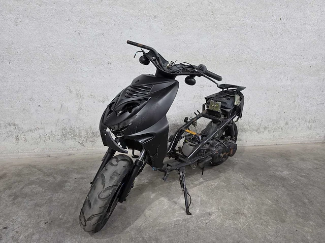 Baotian - snorscooter - rebel - 4t 25km uitvoering fh844p - afbeelding 1 van  6