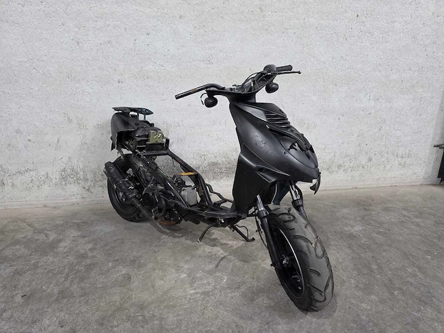 Baotian - snorscooter - rebel - 4t 25km uitvoering fh844p - afbeelding 2 van  6