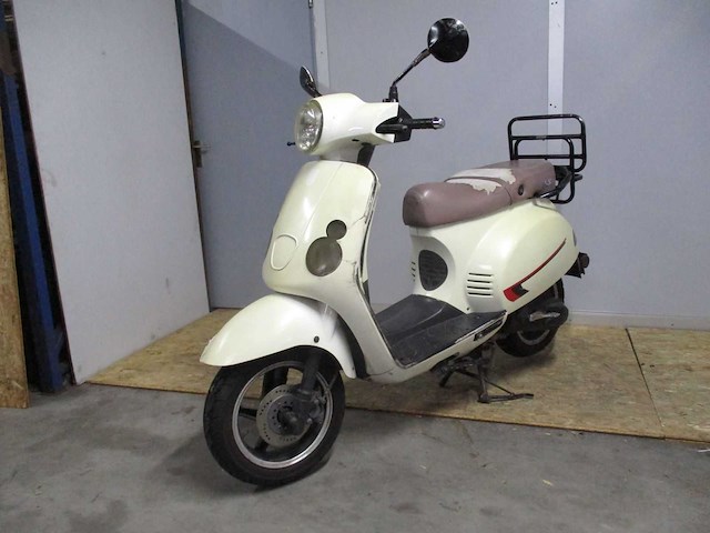Baotian btm - snorscooter - classico bt49qt-21 - scooter - afbeelding 3 van  10