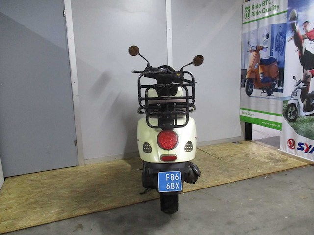 Baotian btm - snorscooter - classico bt49qt-21 - scooter - afbeelding 6 van  10