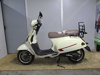 Baotian btm - snorscooter - classico bt49qt-21 - scooter - afbeelding 1 van  10