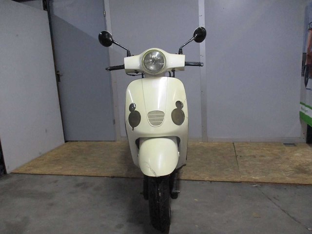 Baotian btm - snorscooter - classico bt49qt-21 - scooter - afbeelding 4 van  10