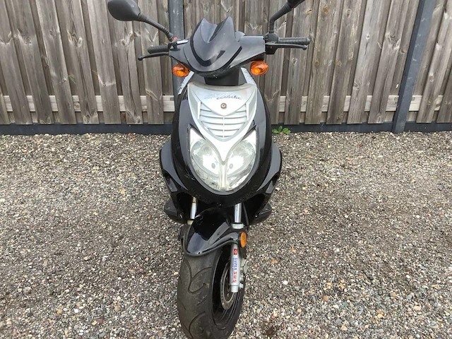 Baotian rebel125 bt125t12 scooter - afbeelding 8 van  11
