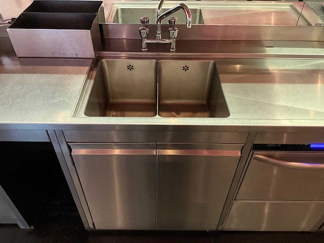 Bar achterwand met rvs spoel- en werktafel (c) - afbeelding 9 van  12