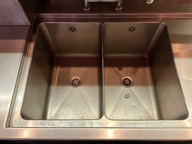 Bar achterwand met rvs spoel- en werktafel (c) - afbeelding 10 van  12