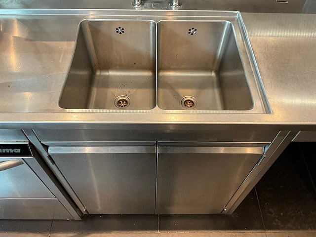 Bar achterwand met rvs spoel- en werktafel (c) - afbeelding 13 van  16