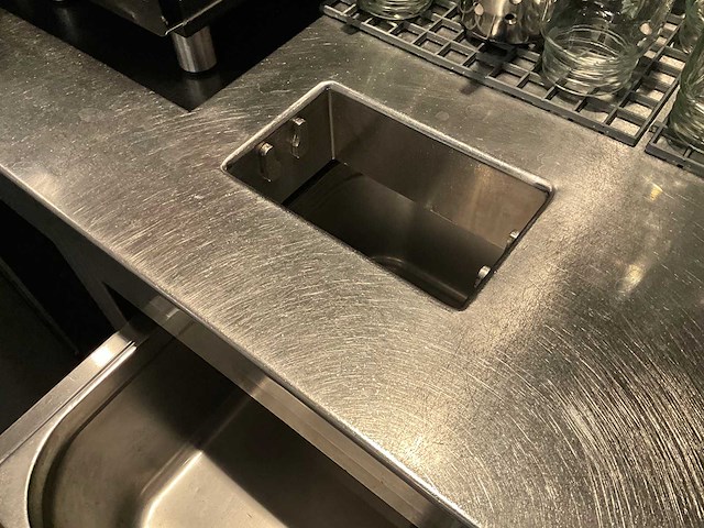 Bar achterwand met rvs spoel- en werktafel (c) - afbeelding 3 van  13