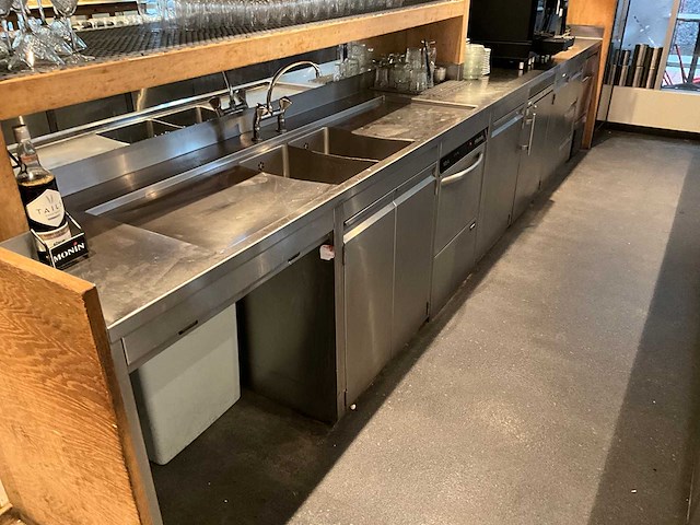 Bar achterwand met rvs spoel- en werktafel (c) - afbeelding 7 van  13