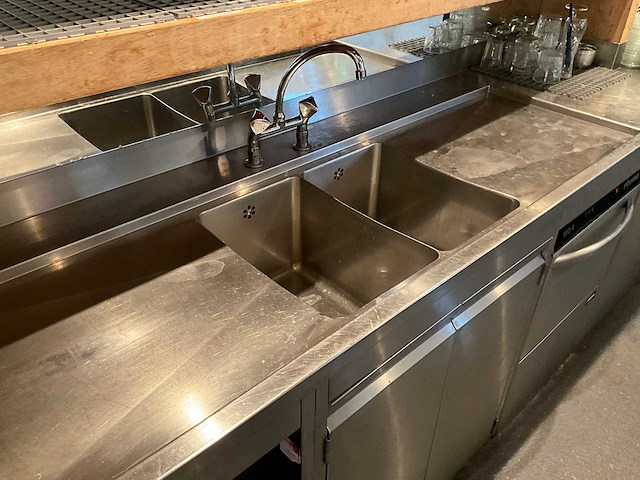 Bar achterwand met rvs spoel- en werktafel (c) - afbeelding 8 van  13