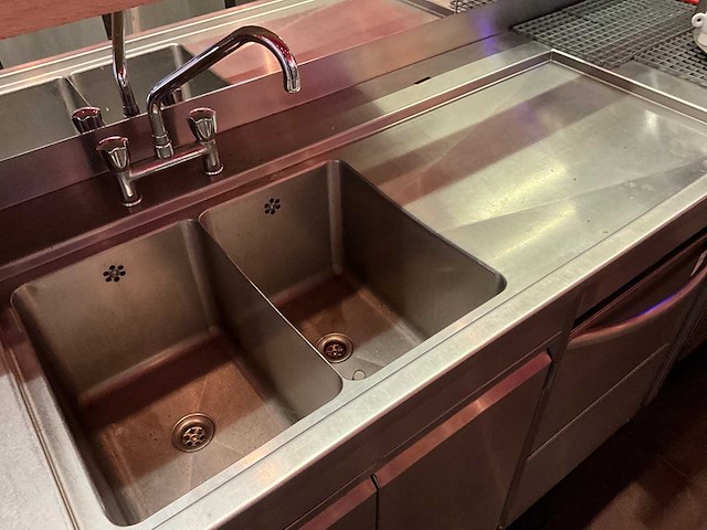 Bar achterwand met rvs spoel- en werktafel (c) - afbeelding 12 van  12
