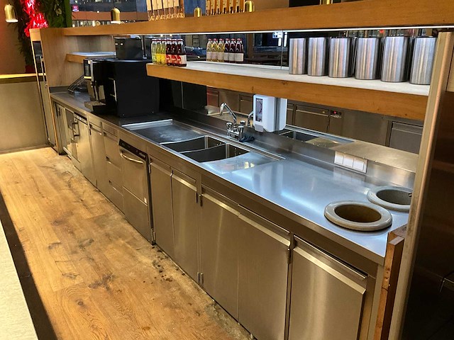 Bar achterwand met rvs werktafel (c) - afbeelding 1 van  18