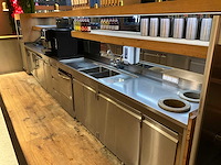 Bar achterwand met rvs werktafel (c)