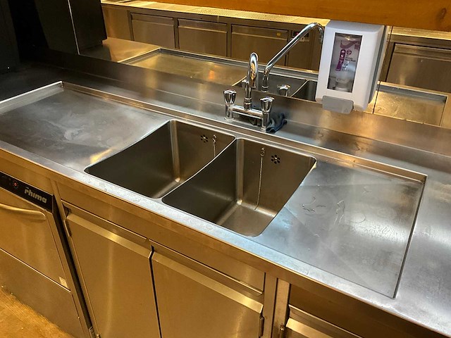 Bar achterwand met rvs werktafel (c) - afbeelding 16 van  18