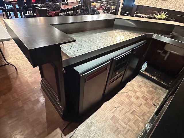 Bar met achterkast - afbeelding 4 van  8