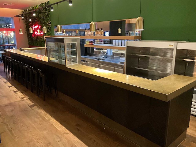 Bar met koelingen, koelvitrine & achterwand (combinatiekavel 2 en 3) - afbeelding 5 van  10