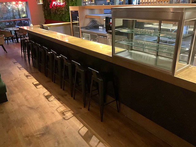 Bar met koelingen & koelvitrine (c) - afbeelding 1 van  18