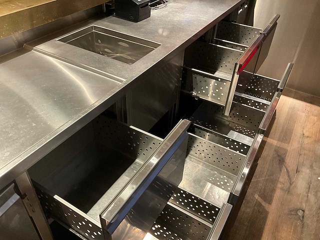 Bar met koelingen & koelvitrine (c) - afbeelding 16 van  18